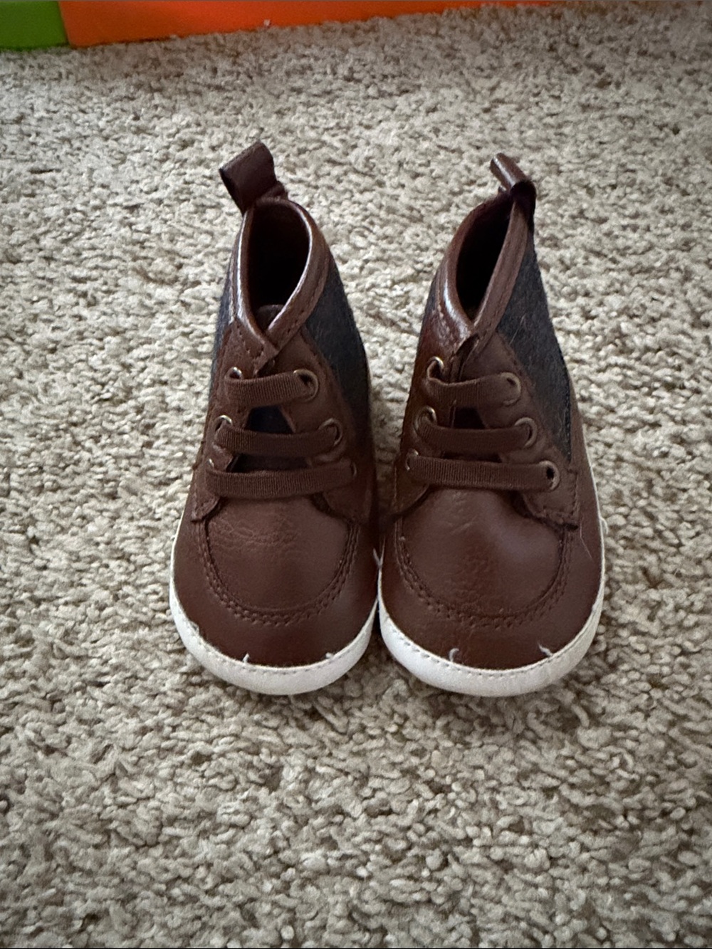 Old Navy Brown Faux-Leather High-Top Baby Sneakers (baby 3-6 months )